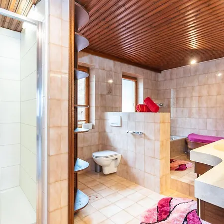 In Neukirchen Near Wildkogel, Cleaning Included Tatil Evi